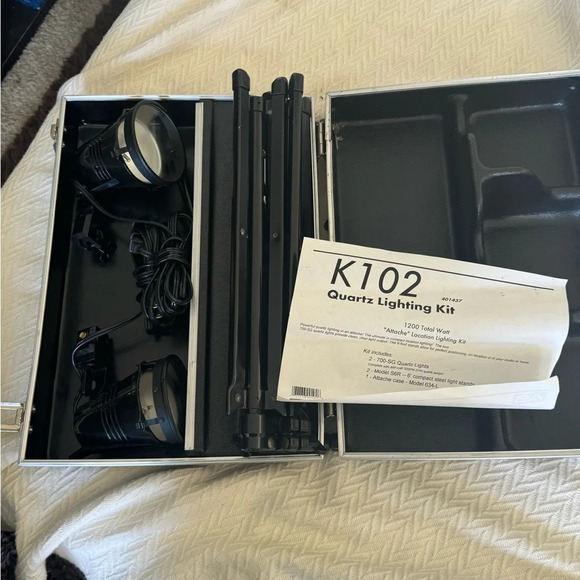 Smith-Victor SV portable "Attache" complete Location or studio Lighting Kit - Picture 3 of 16